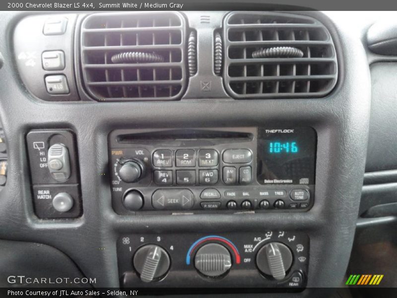 Summit White / Medium Gray 2000 Chevrolet Blazer LS 4x4