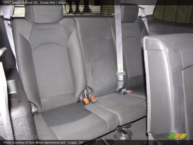 Ocean Mist / Black 2007 Saturn Outlook XE
