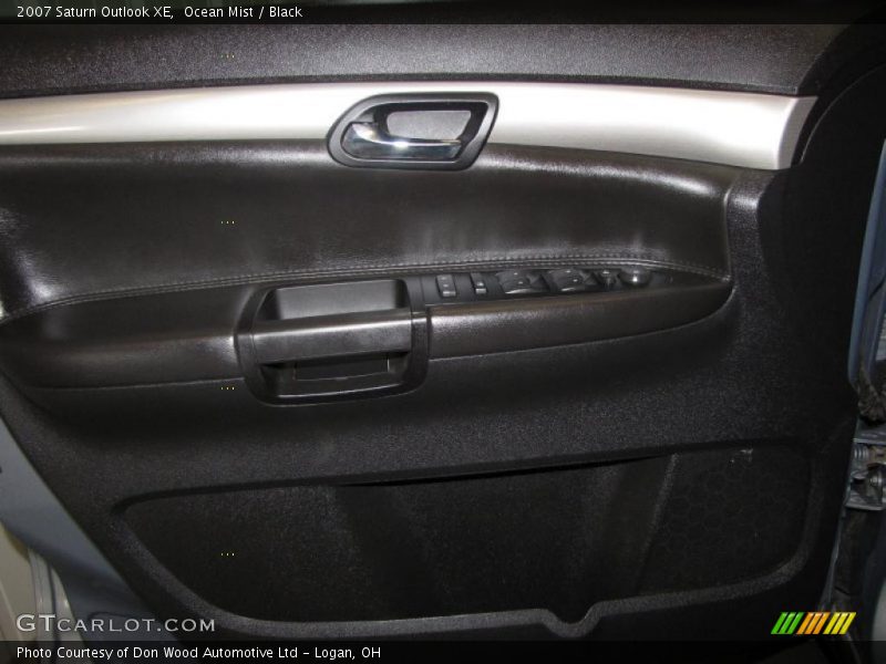 Ocean Mist / Black 2007 Saturn Outlook XE
