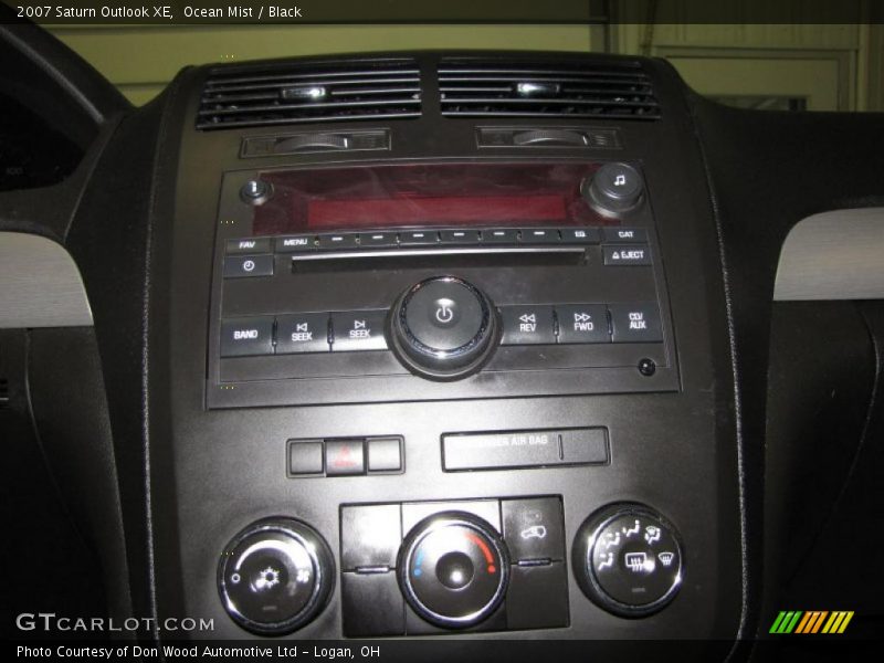 Ocean Mist / Black 2007 Saturn Outlook XE