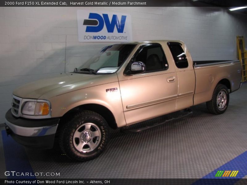 Harvest Gold Metallic / Medium Parchment 2000 Ford F150 XL Extended Cab