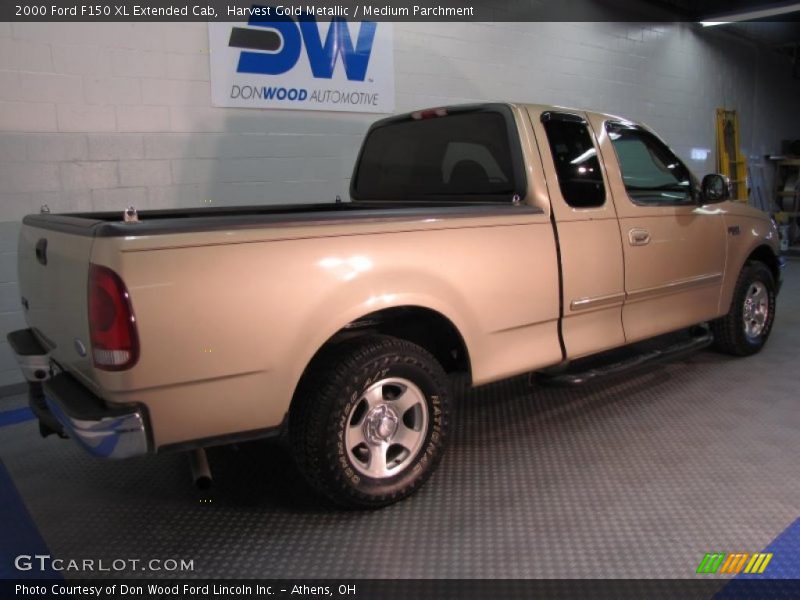 Harvest Gold Metallic / Medium Parchment 2000 Ford F150 XL Extended Cab