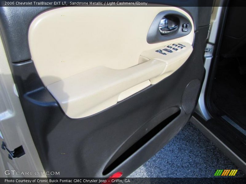 Door Panel of 2006 TrailBlazer EXT LT