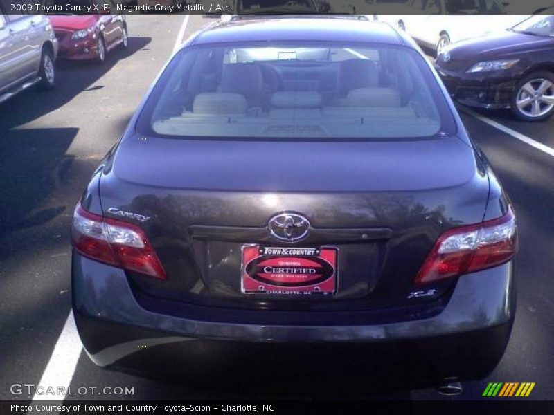 Magnetic Gray Metallic / Ash 2009 Toyota Camry XLE