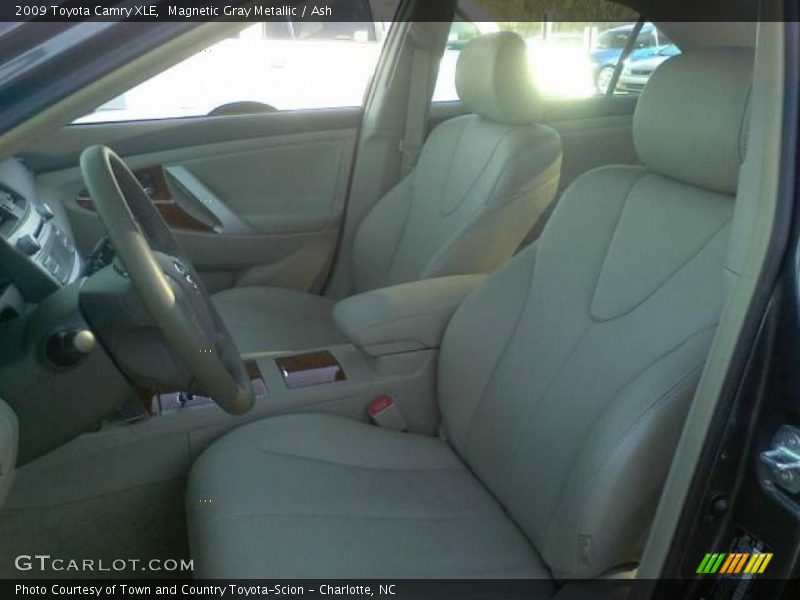Magnetic Gray Metallic / Ash 2009 Toyota Camry XLE