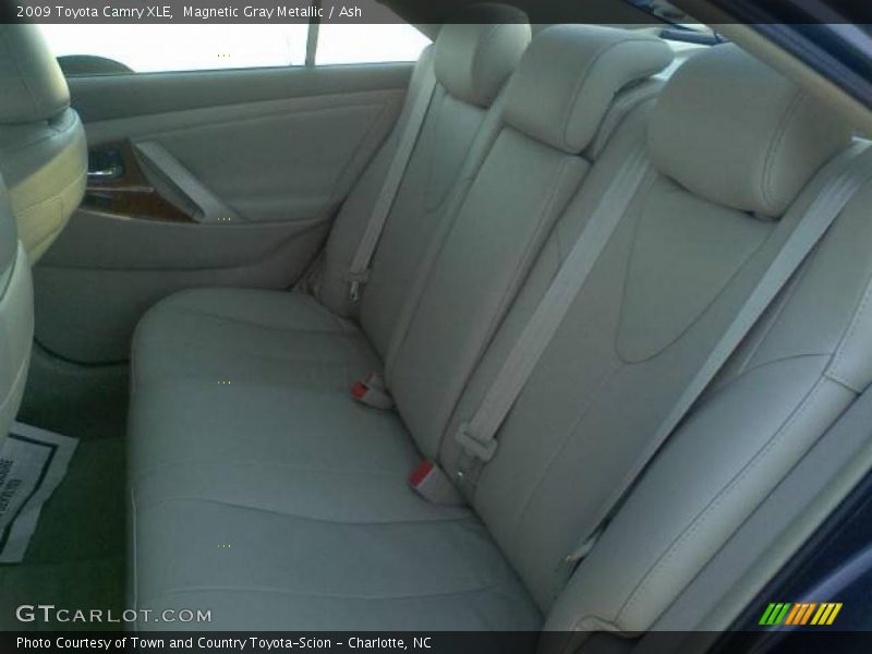 Magnetic Gray Metallic / Ash 2009 Toyota Camry XLE