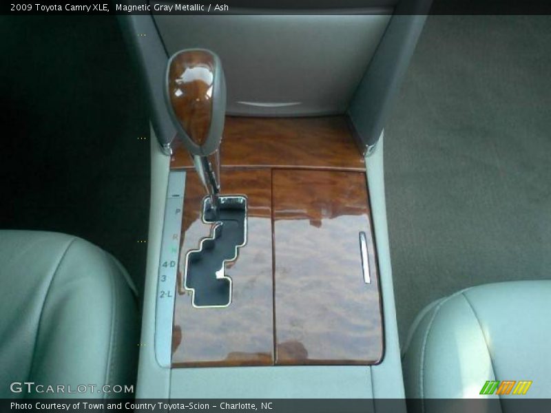 Magnetic Gray Metallic / Ash 2009 Toyota Camry XLE
