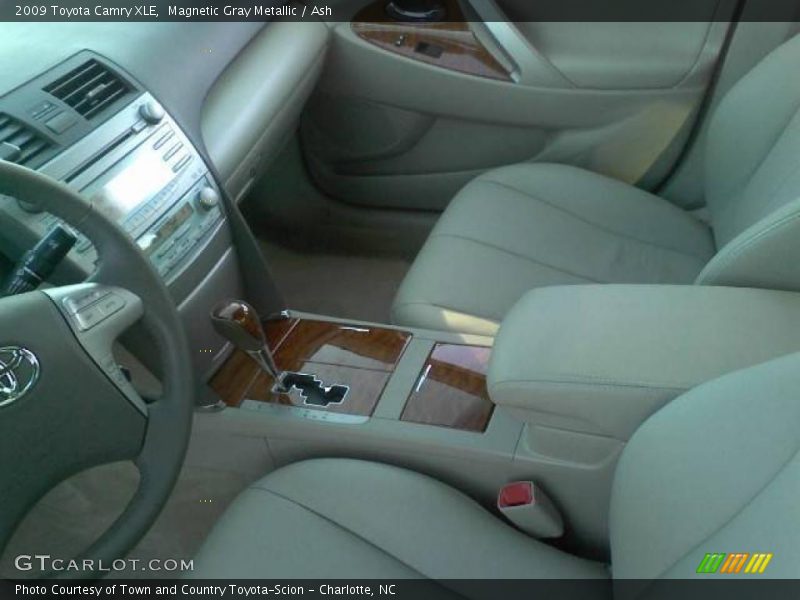 Magnetic Gray Metallic / Ash 2009 Toyota Camry XLE