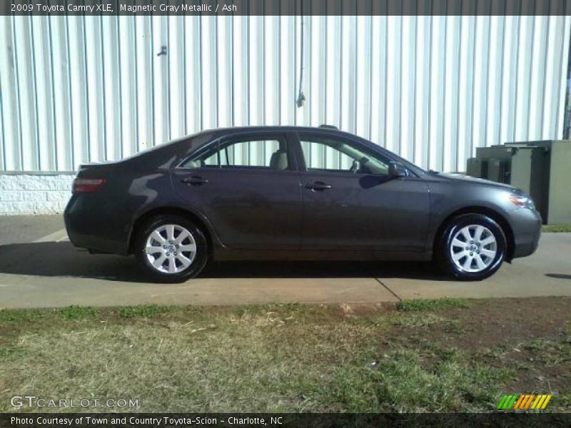 Magnetic Gray Metallic / Ash 2009 Toyota Camry XLE