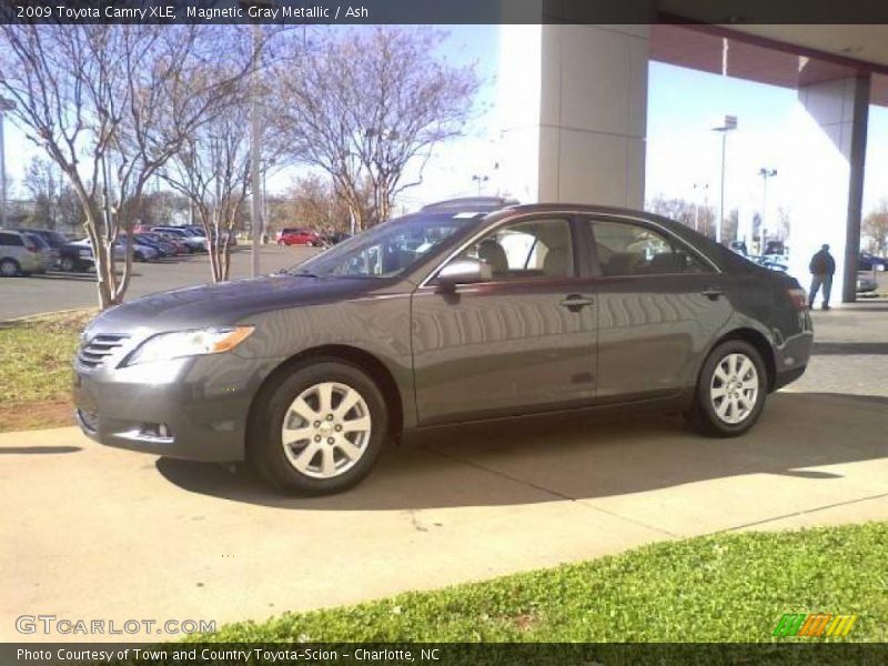 Magnetic Gray Metallic / Ash 2009 Toyota Camry XLE