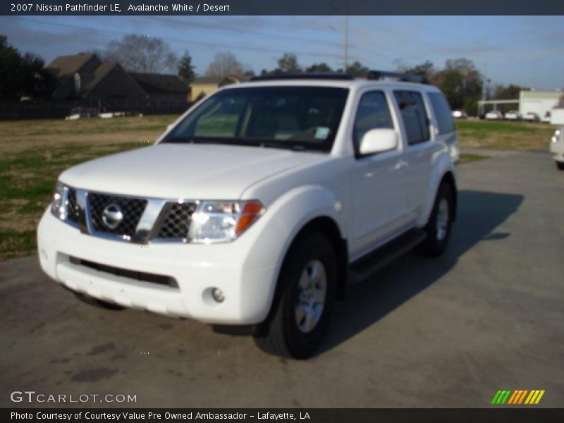 Avalanche White / Desert 2007 Nissan Pathfinder LE