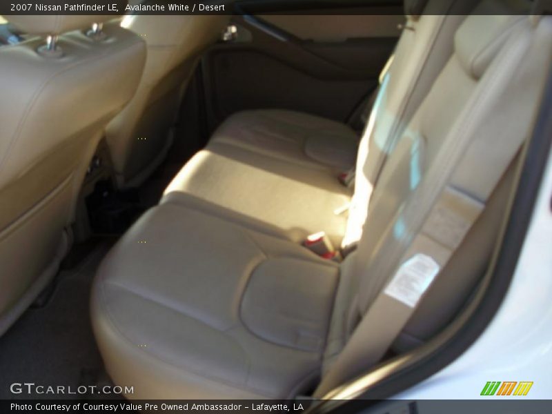 Avalanche White / Desert 2007 Nissan Pathfinder LE