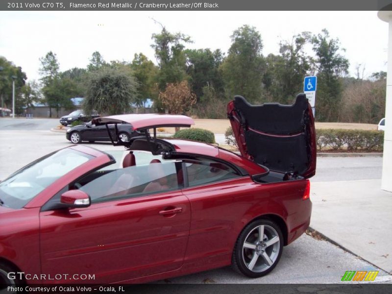 Flamenco Red Metallic / Cranberry Leather/Off Black 2011 Volvo C70 T5