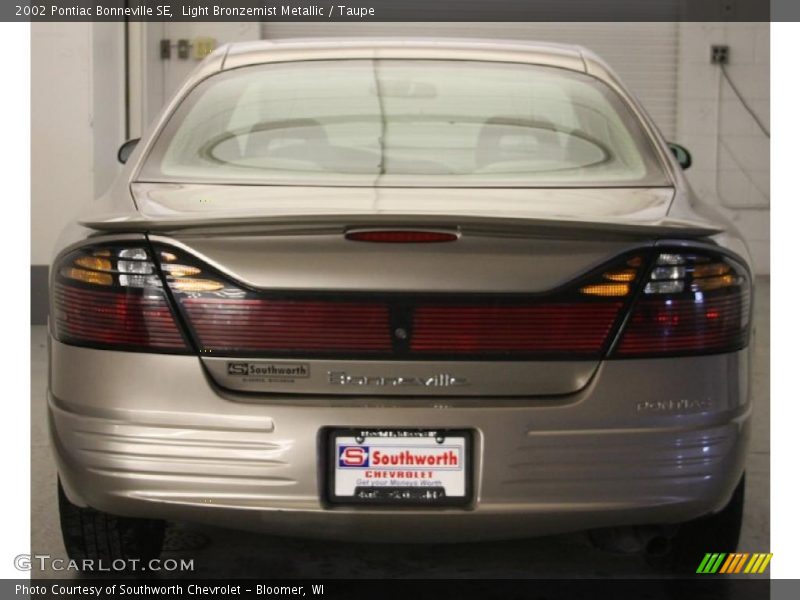 Light Bronzemist Metallic / Taupe 2002 Pontiac Bonneville SE