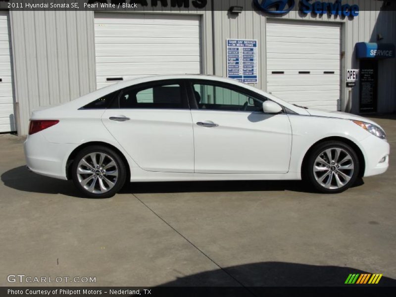 Pearl White / Black 2011 Hyundai Sonata SE