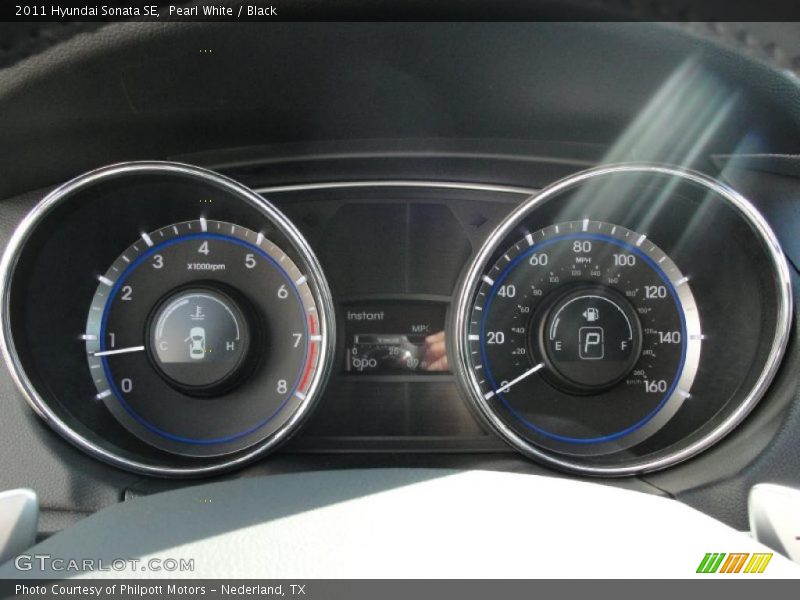 Pearl White / Black 2011 Hyundai Sonata SE