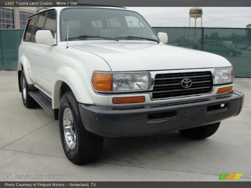 Front 3/4 View of 1997 Land Cruiser 