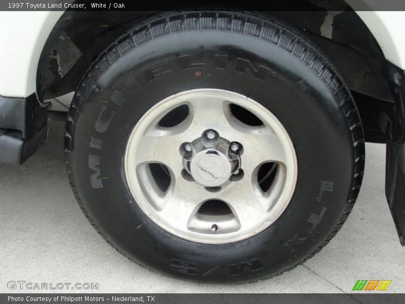 White / Oak 1997 Toyota Land Cruiser