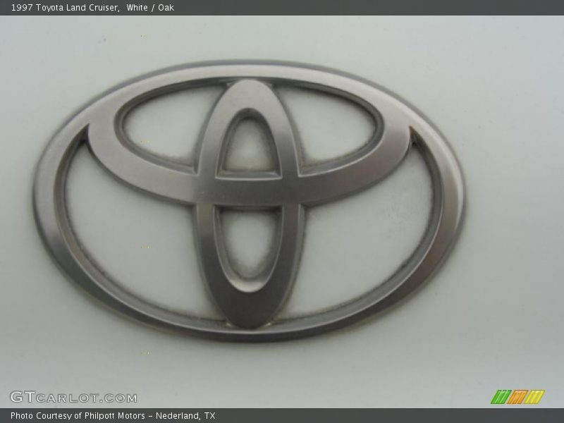  1997 Land Cruiser  Logo