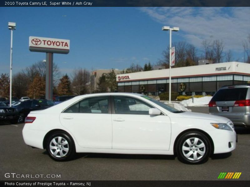Super White / Ash Gray 2010 Toyota Camry LE