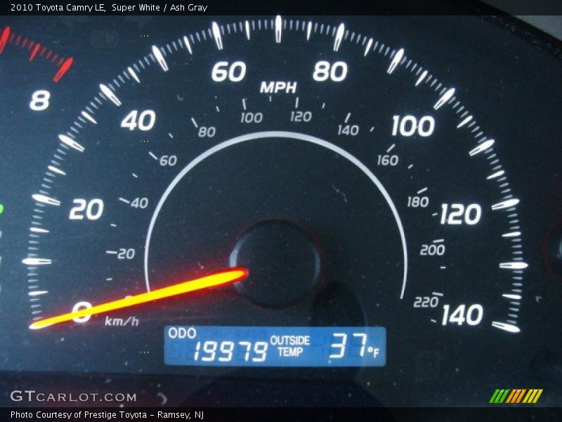 Super White / Ash Gray 2010 Toyota Camry LE
