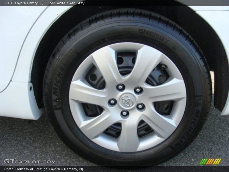 Super White / Ash Gray 2010 Toyota Camry LE