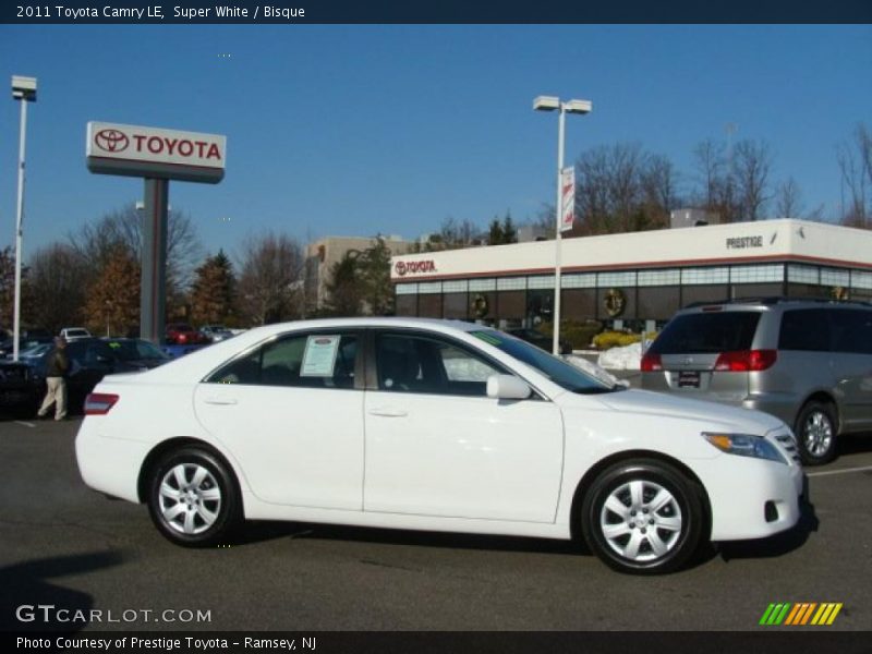 Super White / Bisque 2011 Toyota Camry LE