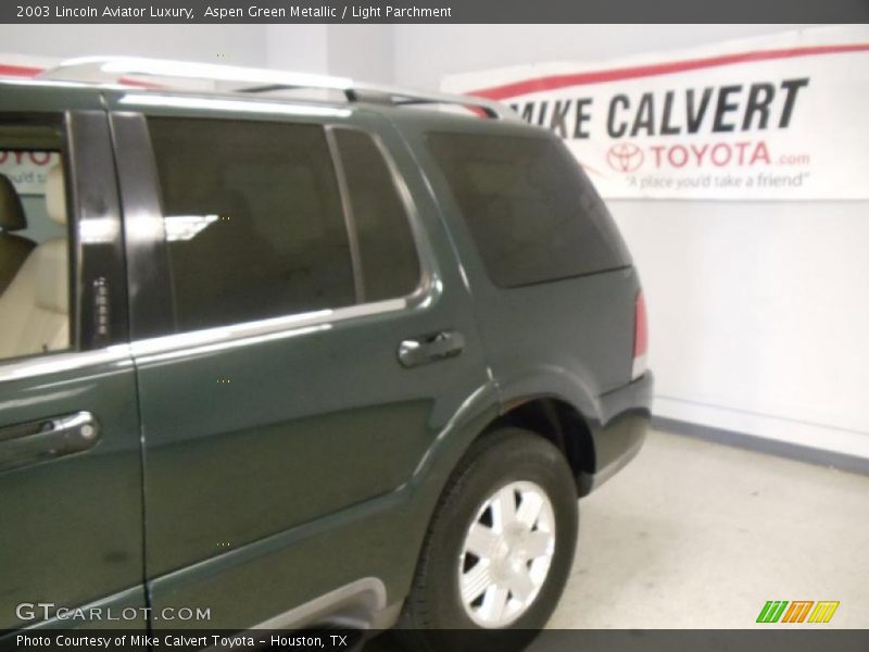 Aspen Green Metallic / Light Parchment 2003 Lincoln Aviator Luxury