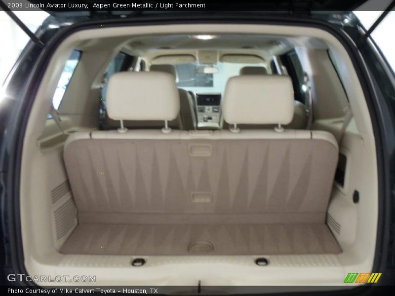  2003 Aviator Luxury Trunk