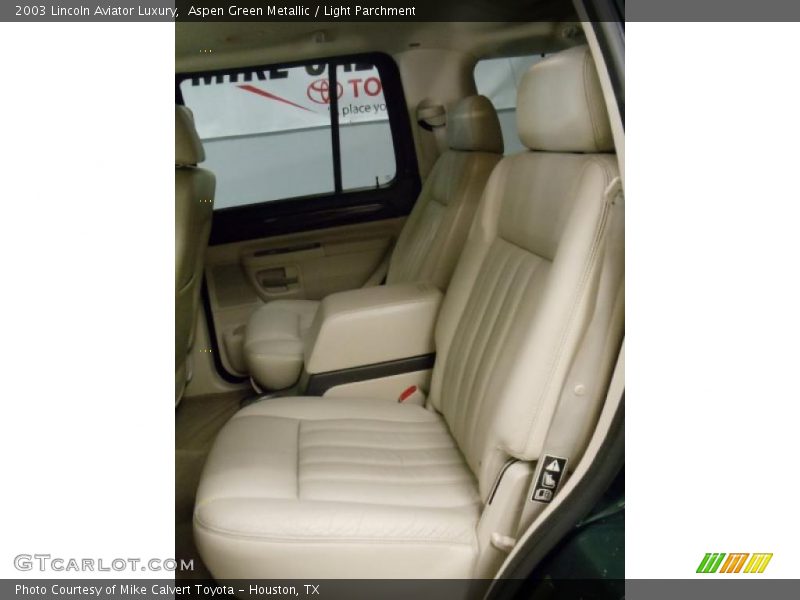  2003 Aviator Luxury Light Parchment Interior