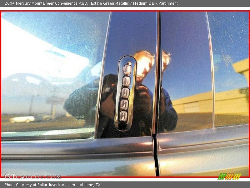 Estate Green Metallic / Medium Dark Parchment 2004 Mercury Mountaineer Convenience AWD