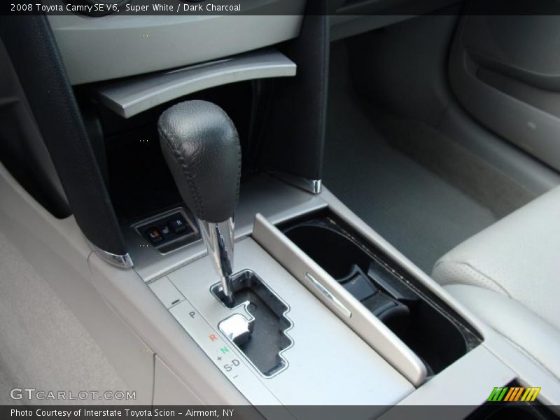 Super White / Dark Charcoal 2008 Toyota Camry SE V6