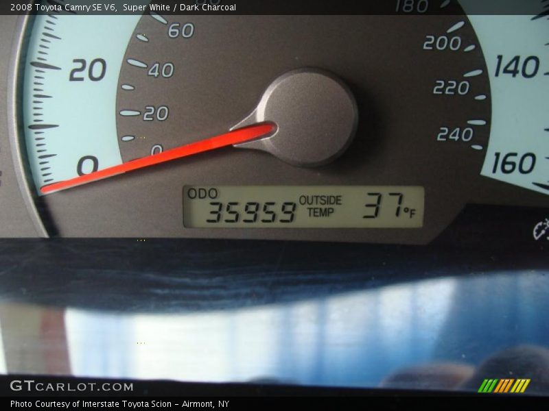 Super White / Dark Charcoal 2008 Toyota Camry SE V6