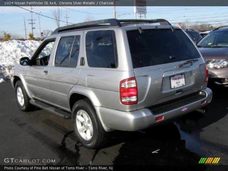 Chrome Silver Metallic / Charcoal 2004 Nissan Pathfinder SE 4x4