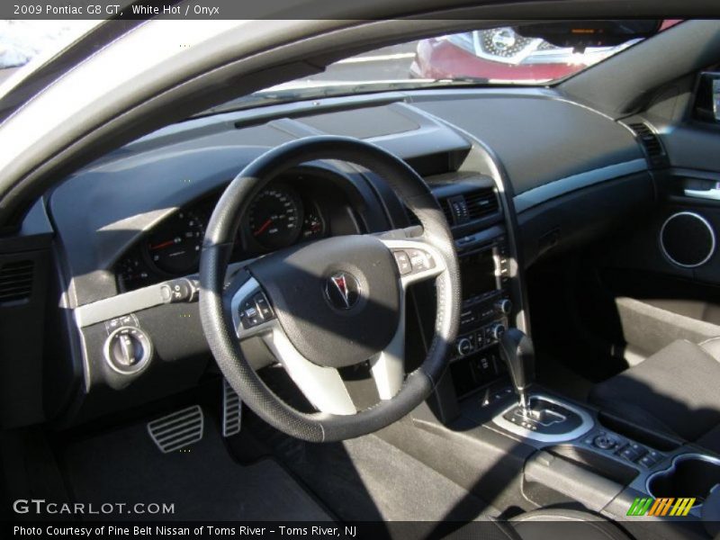 White Hot / Onyx 2009 Pontiac G8 GT