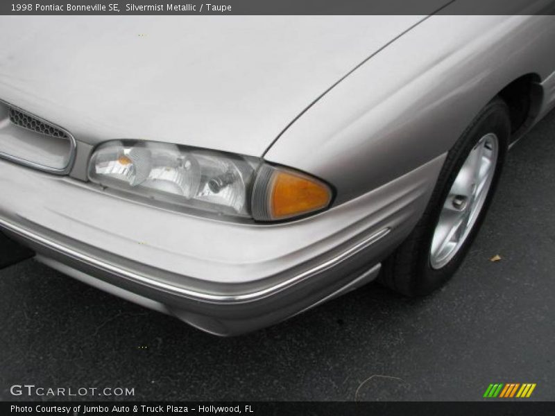 Silvermist Metallic / Taupe 1998 Pontiac Bonneville SE