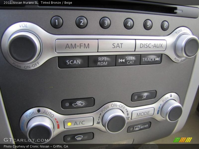 Controls of 2011 Murano SL