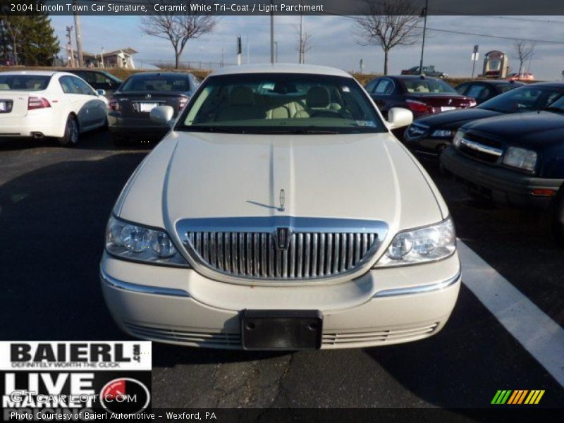 Ceramic White Tri-Coat / Light Parchment 2004 Lincoln Town Car Signature