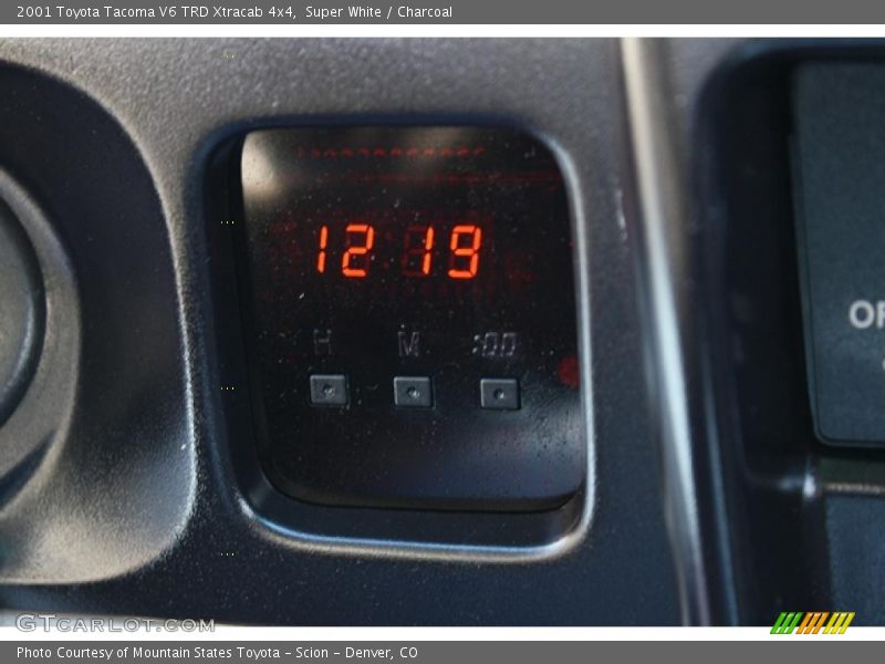 Super White / Charcoal 2001 Toyota Tacoma V6 TRD Xtracab 4x4