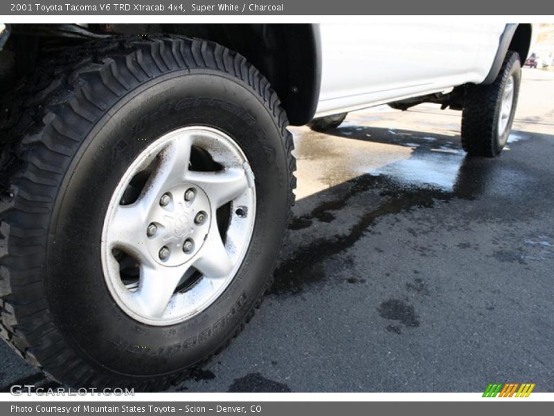 Super White / Charcoal 2001 Toyota Tacoma V6 TRD Xtracab 4x4
