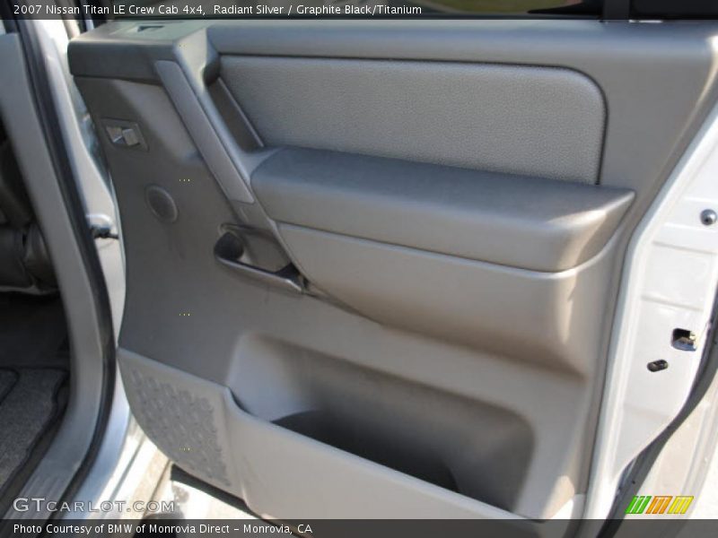 Radiant Silver / Graphite Black/Titanium 2007 Nissan Titan LE Crew Cab 4x4