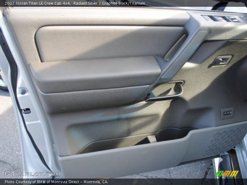 Radiant Silver / Graphite Black/Titanium 2007 Nissan Titan LE Crew Cab 4x4