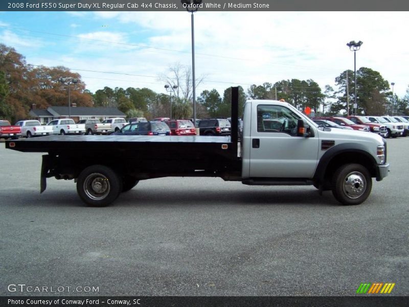 Oxford White / Medium Stone 2008 Ford F550 Super Duty XL Regular Cab 4x4 Chassis