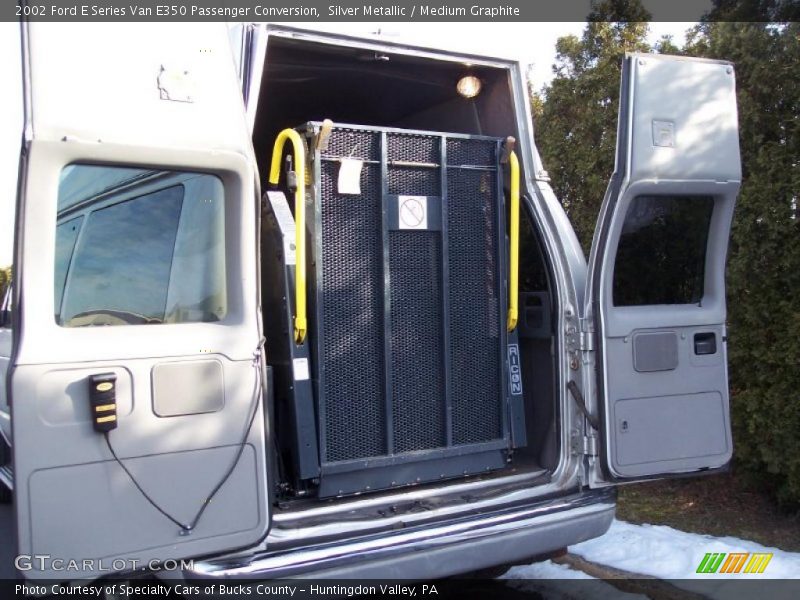 Silver Metallic / Medium Graphite 2002 Ford E Series Van E350 Passenger Conversion