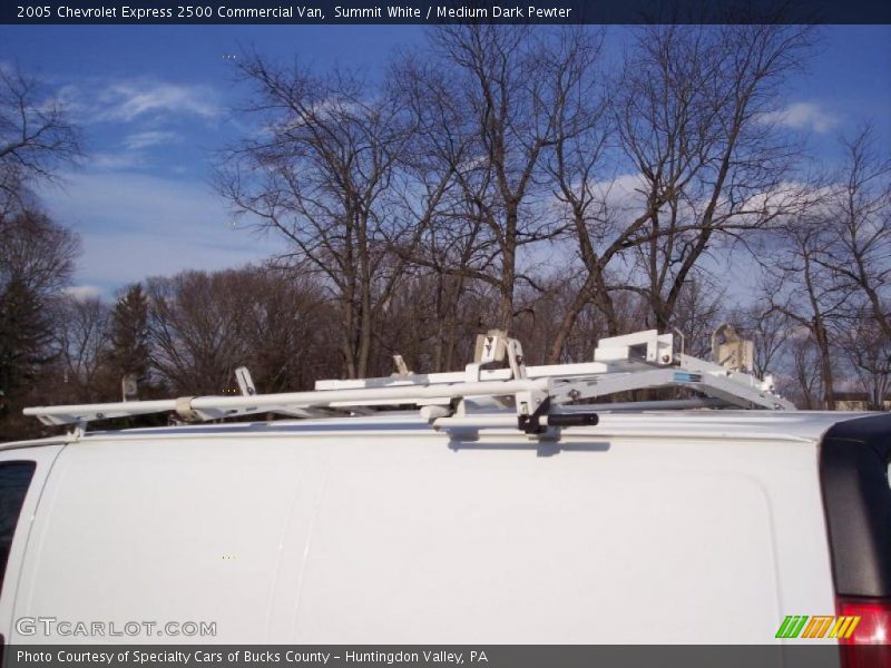 Summit White / Medium Dark Pewter 2005 Chevrolet Express 2500 Commercial Van