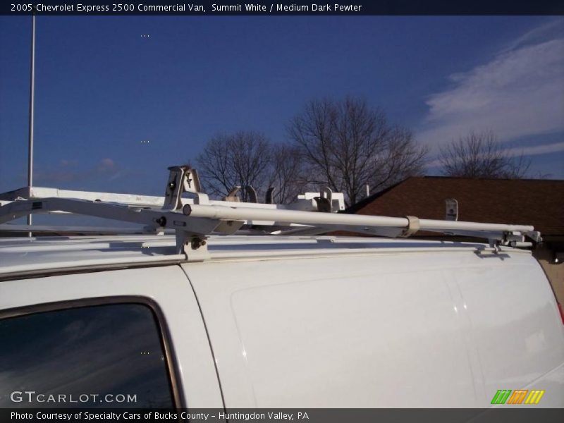 Summit White / Medium Dark Pewter 2005 Chevrolet Express 2500 Commercial Van