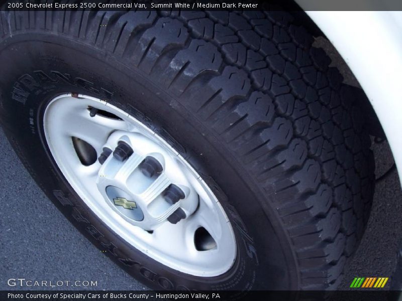 Summit White / Medium Dark Pewter 2005 Chevrolet Express 2500 Commercial Van