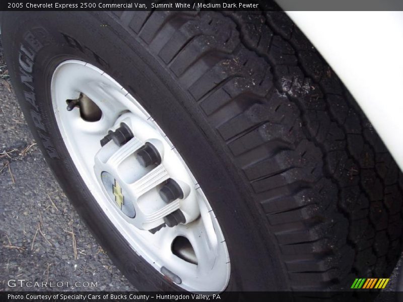 Summit White / Medium Dark Pewter 2005 Chevrolet Express 2500 Commercial Van