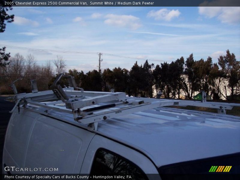 Summit White / Medium Dark Pewter 2005 Chevrolet Express 2500 Commercial Van