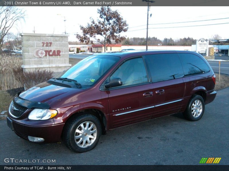 Front 3/4 View of 2001 Town & Country LXi AWD